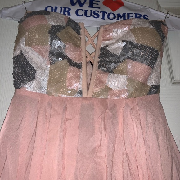 Pretty peach mini  strapless dress - Picture 4 of 5